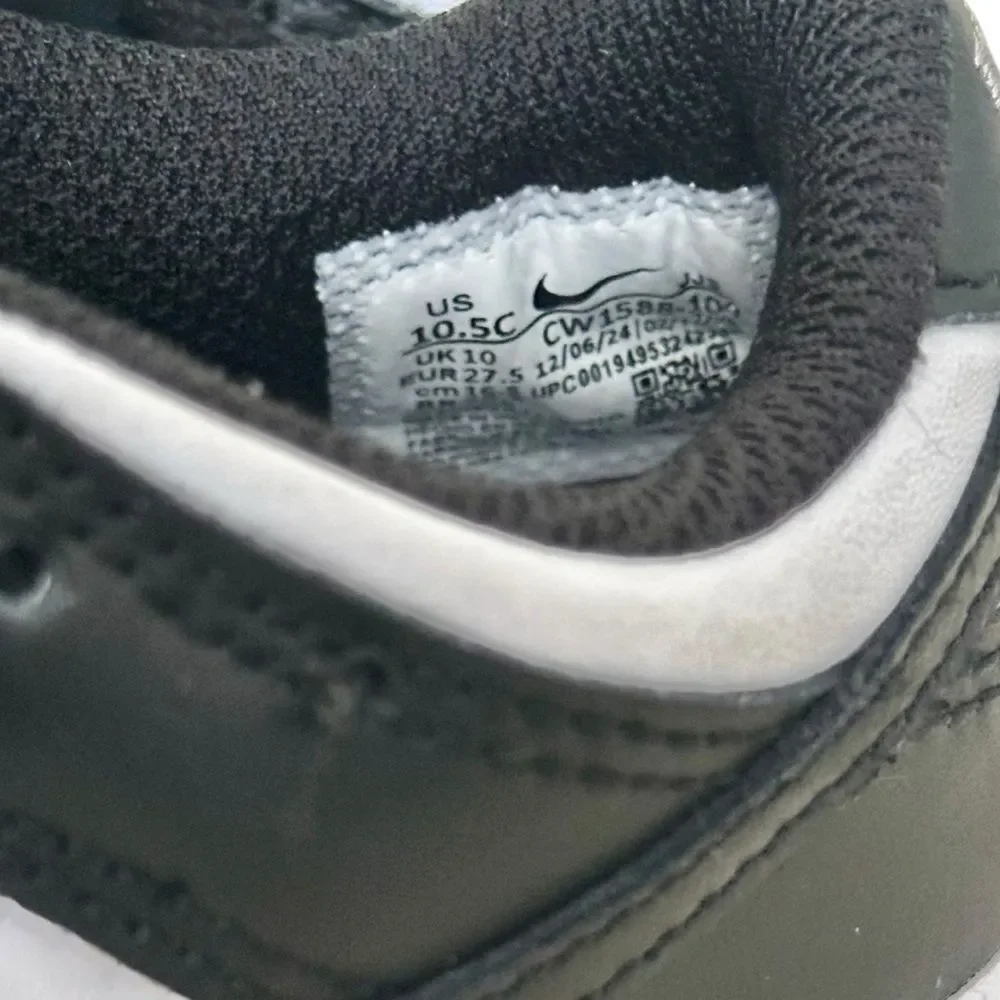 Nike Kids Panda Dunk Low Sneakers Size 10C Black White
